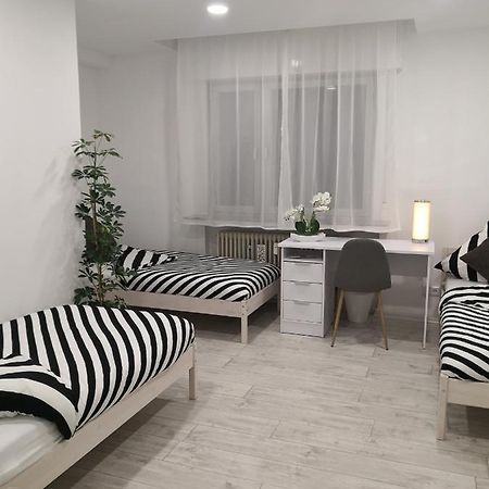 Schoene Und Optimal Gelegene Wohnung Weisskirchen Dış mekan fotoğraf