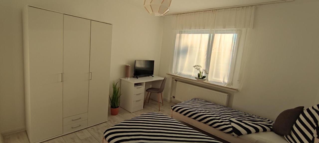 Schoene Und Optimal Gelegene Wohnung Weisskirchen Dış mekan fotoğraf