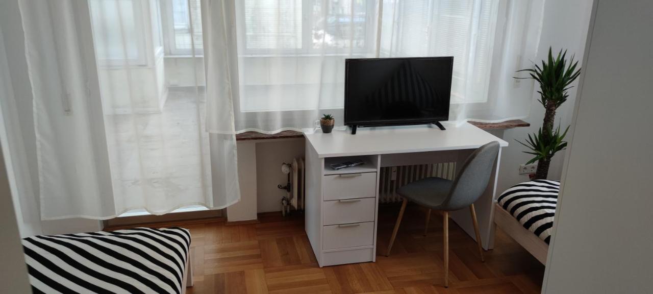 Schoene Und Optimal Gelegene Wohnung Weisskirchen Dış mekan fotoğraf