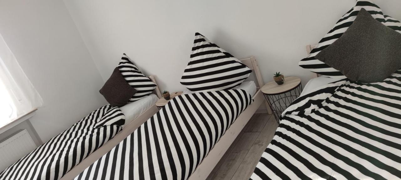 Schoene Und Optimal Gelegene Wohnung Weisskirchen Dış mekan fotoğraf