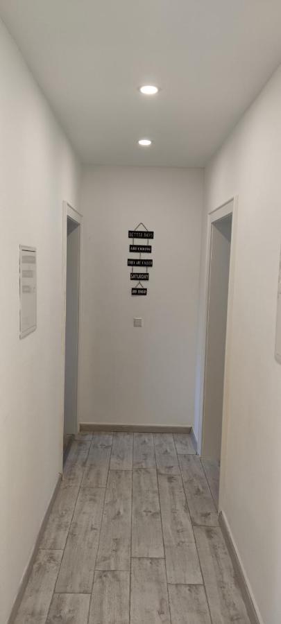 Schoene Und Optimal Gelegene Wohnung Weisskirchen Dış mekan fotoğraf