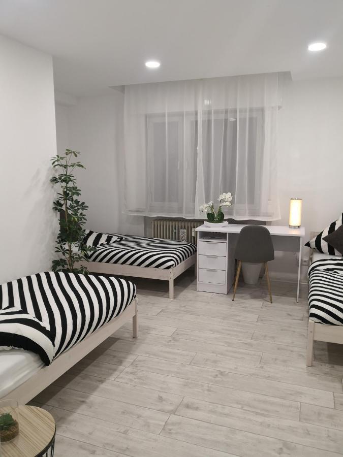 Schoene Und Optimal Gelegene Wohnung Weisskirchen Dış mekan fotoğraf
