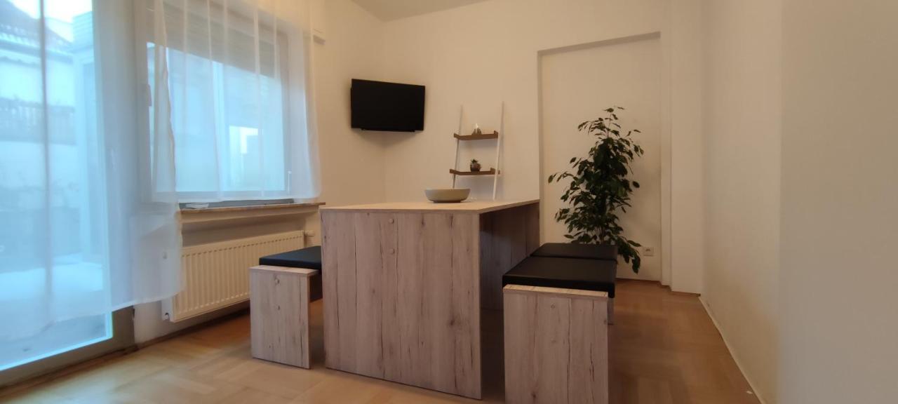 Schoene Und Optimal Gelegene Wohnung Weisskirchen Dış mekan fotoğraf